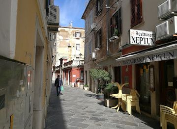 slovenia/piran/shop/starinar