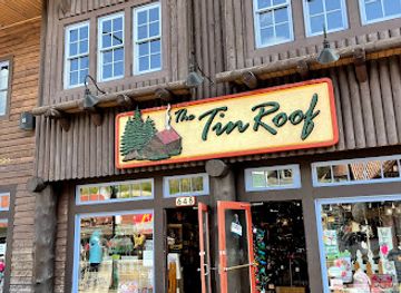 north-carolina/great-smoky-mountains/shop/tin-roof