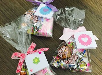 the-gambia/gunjur/shop/lilie-s-gifts-and-novelties