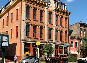 indiana/versailles-state-park/shop/wow-what-a-find-llc