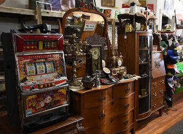 wisconsin/southwest-wisconsin/shop/hard-scrabble-antiques