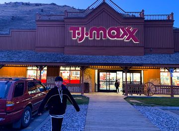 wyoming/jackson-hole/shop/t-j-maxx