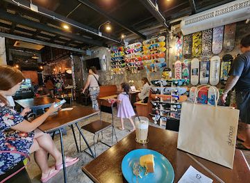 thailand/nakhon-si-thammarat/shop/glur-house