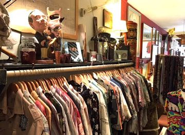 california/palm-springs/shop/re-psychles-vintage-shop-art-gallery