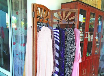 sri-lanka/hikkaduwa/shop/brown-petal