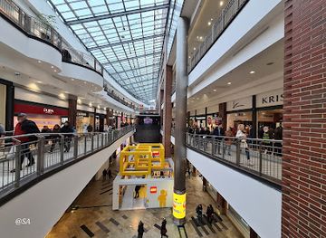 hungary/cserehat/shop/westend