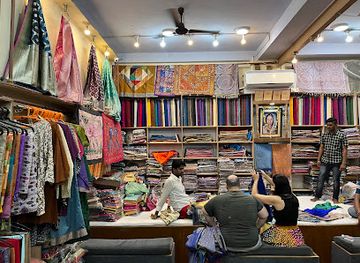 india/varanasi/shop/the-varanasi-silk-handicraft