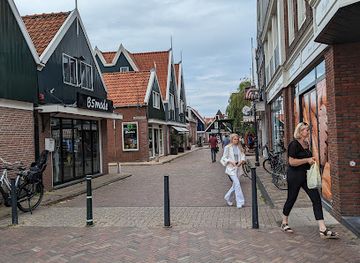 netherlands/volendam/shop/marie-marie-damesmode