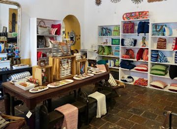 guatemala/antigua-guatemala/shop/casa-de-los-gigantes