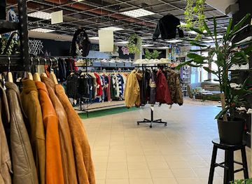 slovakia/bratislava/bratislava-castle-hrad/shop/gerar-vintage-shop