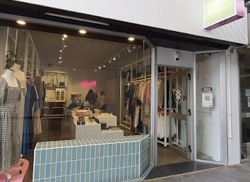 new-zealand/tasman/shop/trouble-and-fox