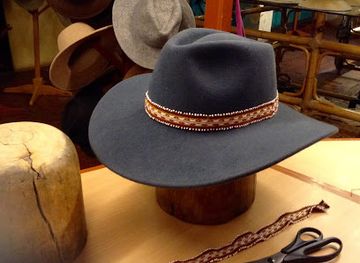 bolivia/copacabana/shop/sombreros-pz