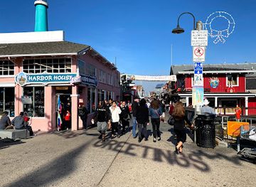 california/monterey/old-fisherman-s-wharf/shop/harbor-house