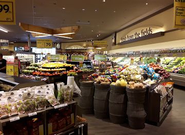 canada/peace-river-country/shop/safeway-selkirk