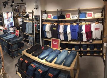 spain/tarragona/shop/levi-s-tarragona