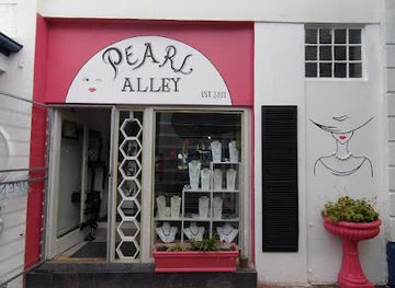 south-africa/cape-peninsula/shop/pearl-alley