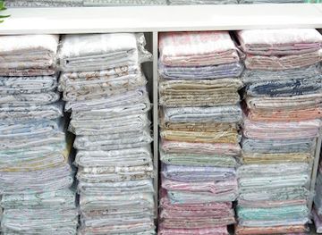 myanmar-burma/yangon/bahan/shop/moe-hti-nan-taw-silk-fabrics-bahan