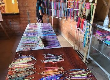 honduras/copan-ruinas/shop/jardin-de-mujeres-tejiendo-maya-chorti