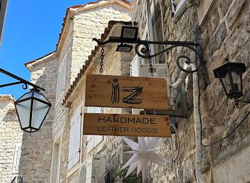 montenegro/budva/shop/iz-handmade-leather-goods