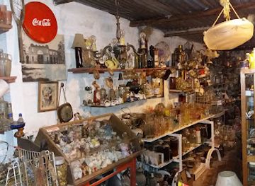 uruguay/colonia-del-sacramento/real-de-san-carlos/shop/antique-seller
