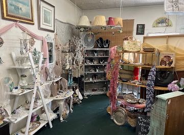 Little Red Thrift Shoppe