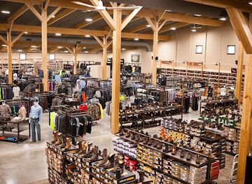 south-dakota/watertown/shop/trav-s-outfitter