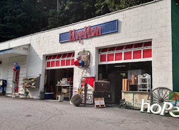 north-carolina/blue-ridge-mountains/shop/hiphen-uniques