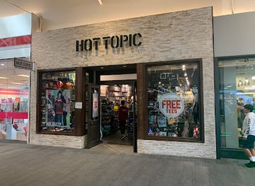 california/milpitas/shop/hot-topic