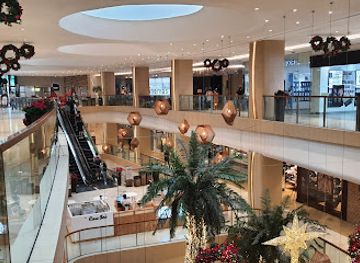 philippines/manila/bonifacio-global-city-bgc/shop/uptown-mall