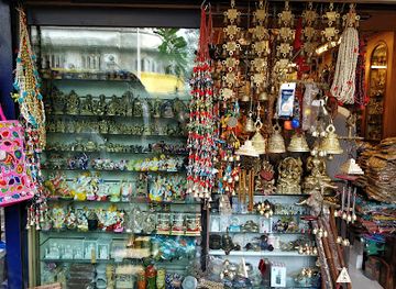 india/northern-plains/shop/colaba-causeway-market