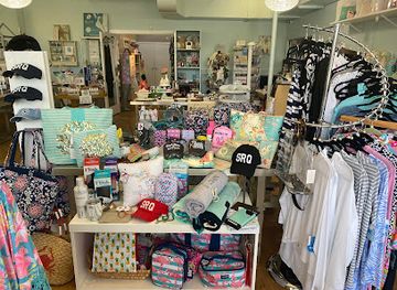 florida/sarasota/downtown-sarasota/shop/molly-s-a-chic-and-unique-boutique