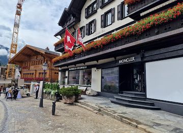 switzerland/gstaad/shop/moncler