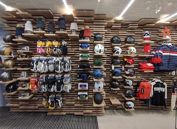 austria/kitzbuhel-alps/shop/one-sportshop-kitzbuhel