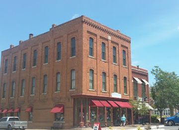 missouri/ozarks/shop/daisy-maes-boutique