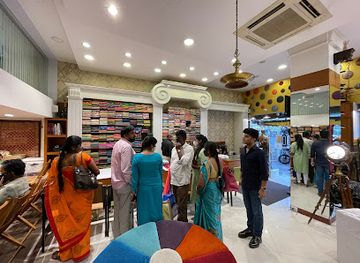 india/western-ghats/shop/badsha-stores-the-silk-experience-since-1965