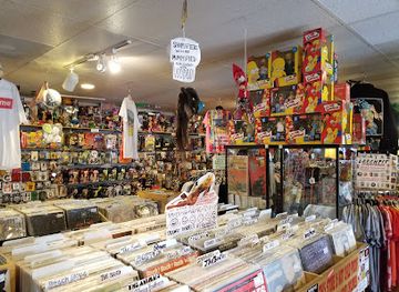 colorado/garden-of-the-gods/shop/the-leechpit-records-and-vintage