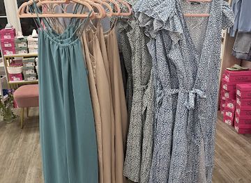 maine/moosehead-lake/shop/ashley-rose-box-co-boutique