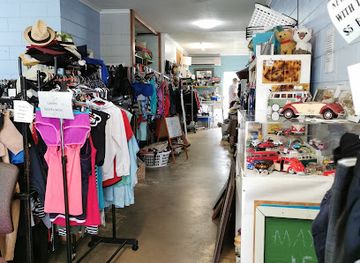 australia/hinchinbrook-island/shop/cardwell-op-shop