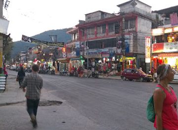 nepal/pokhara/lakeside/shop/lakeside-center