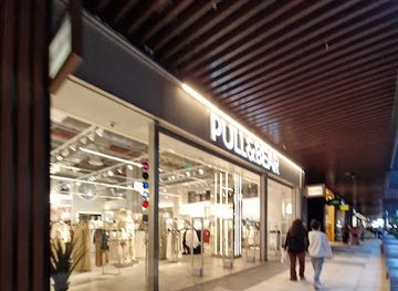 morocco/rabat/royal-palace-of-rabat/shop/pull-bear