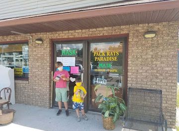 illinois/giant-city-state-park/shop/cobden-village-shops-packrats-paradise