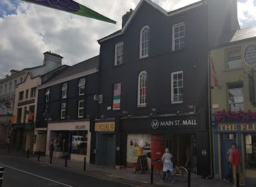 ireland/killarney/shop/main-street-mall