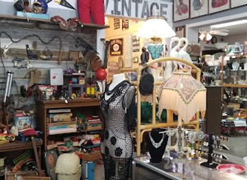 florida/space-coast/shop/stone-street-apothecary-and-antique-marketplace