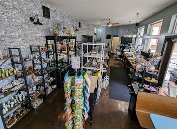iowa/prairie-pothole-region/shop/daisy-kay-crystals-coffee-gifts