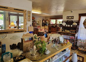 utah/mt-carmel/shop/carmell-s-cottage-antiques-in-st-george-utah