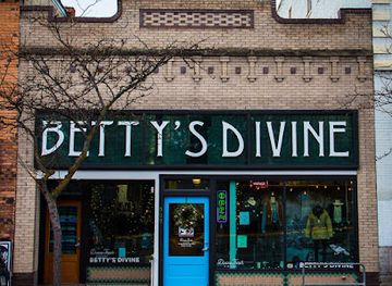 montana/missoula/shop/divine-trash-vintage