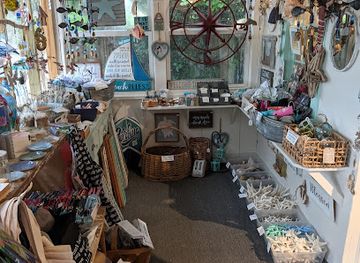 north-carolina/outer-banks/shop/old-gray-house-gifts