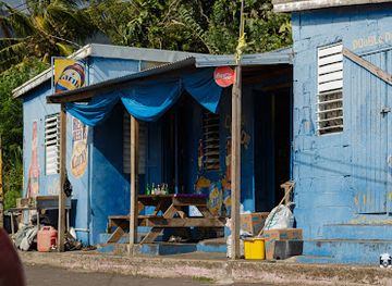saint-kitts-and-nevis/mount-liamuiga/shop/paulette-s-shop