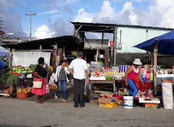 guyana/kanuku-mountains/shop/mon-repos-market