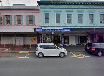 new-zealand/dunedin/shop/dean-s-antiques-collectables